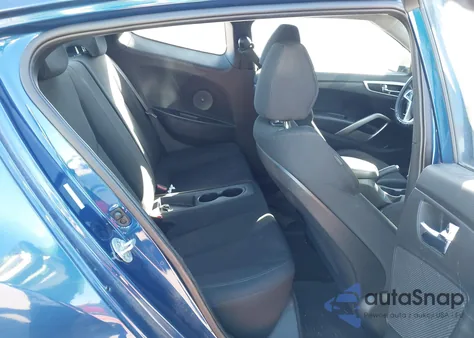 2017 Hyundai Veloster z USA, uszkodzony, nr VIN KMHTC6AD8HU310244